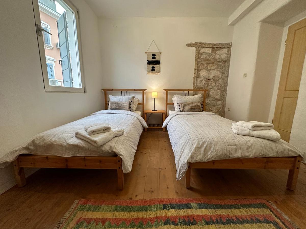 5C Luxury Apartment 罗维尼 外观 照片