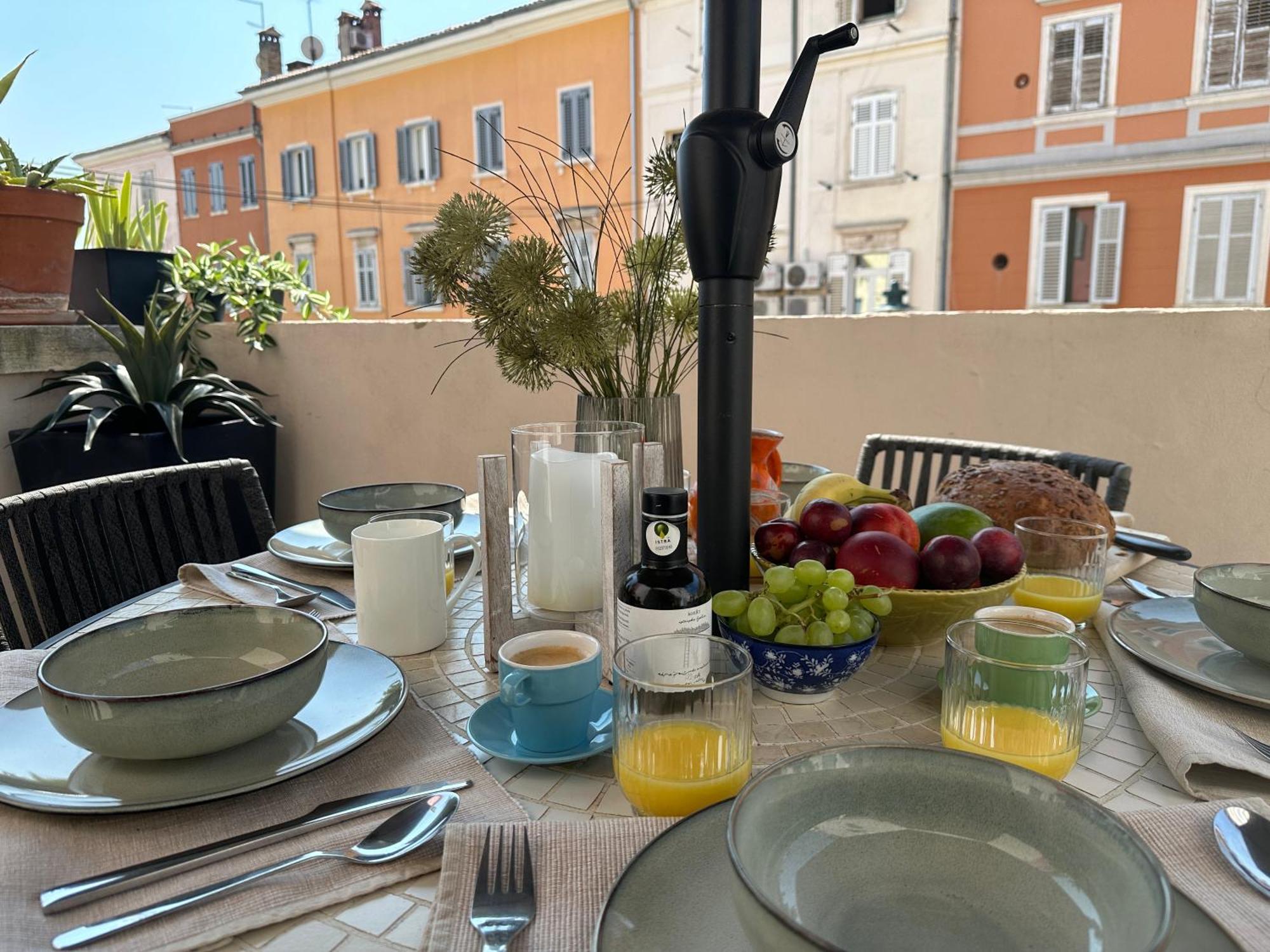 5C Luxury Apartment 罗维尼 外观 照片